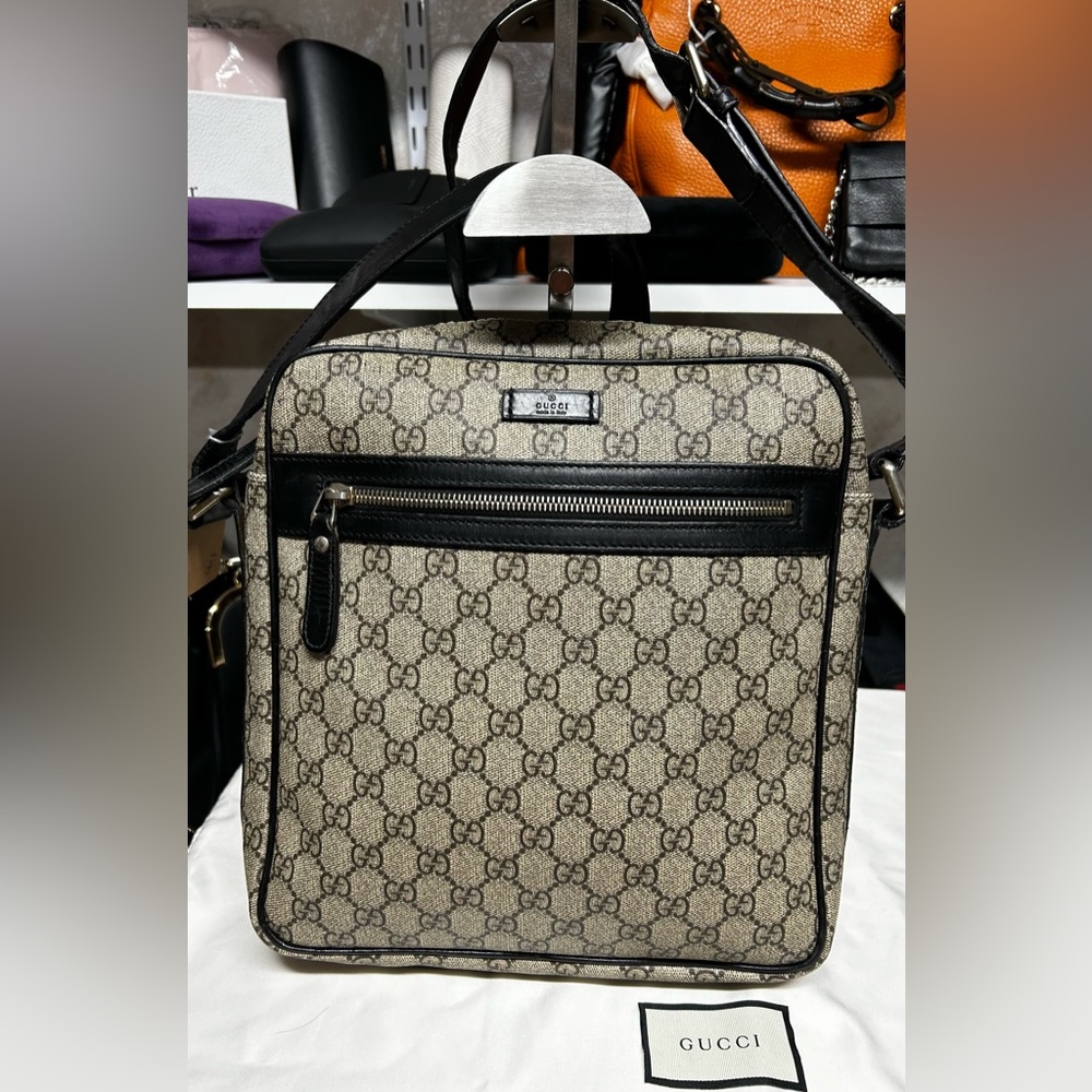 Authentic Gucci messenger crossbody bag